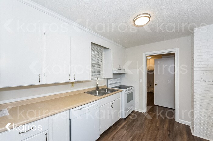 Building Photo - 400 George St