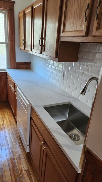 Building Photo - 9 Greendale Ave