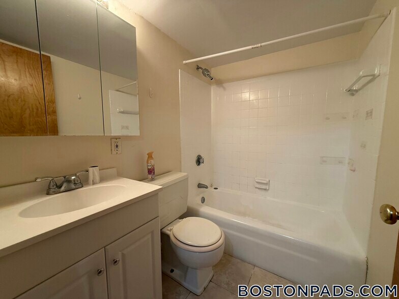 Building Photo - 66 Homer Ave