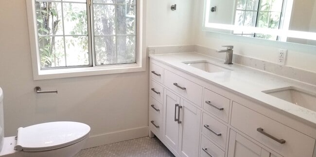 Building Photo - 3 Bedrooms, 2 Baths Remodeled Encino Home ...