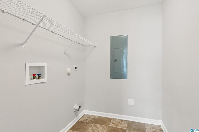 Building Photo - 16411 Waterbury Ln