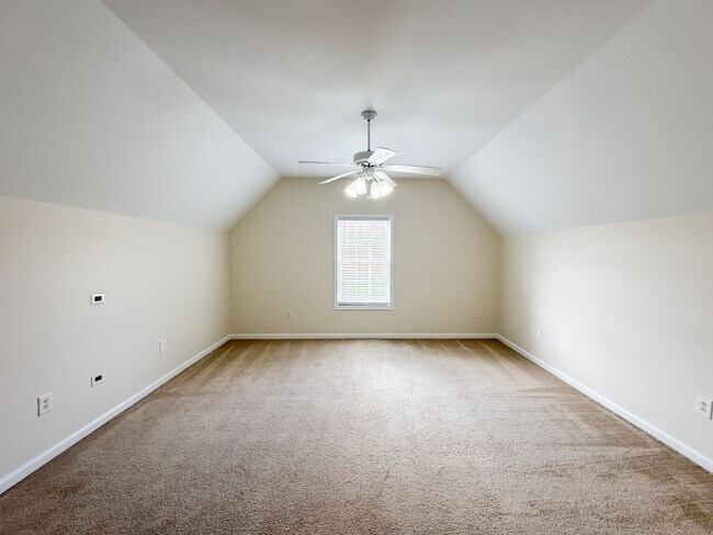 Building Photo - Classic 3 Bedroom Home In Knightdale!