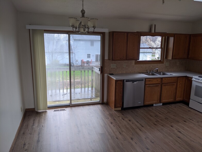 Kitchen_View a - 3027 Pleasant St NW