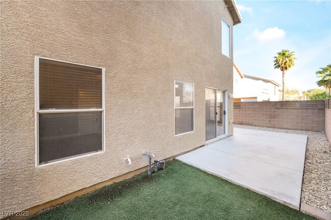 Building Photo - 182 Gilliflower Ave