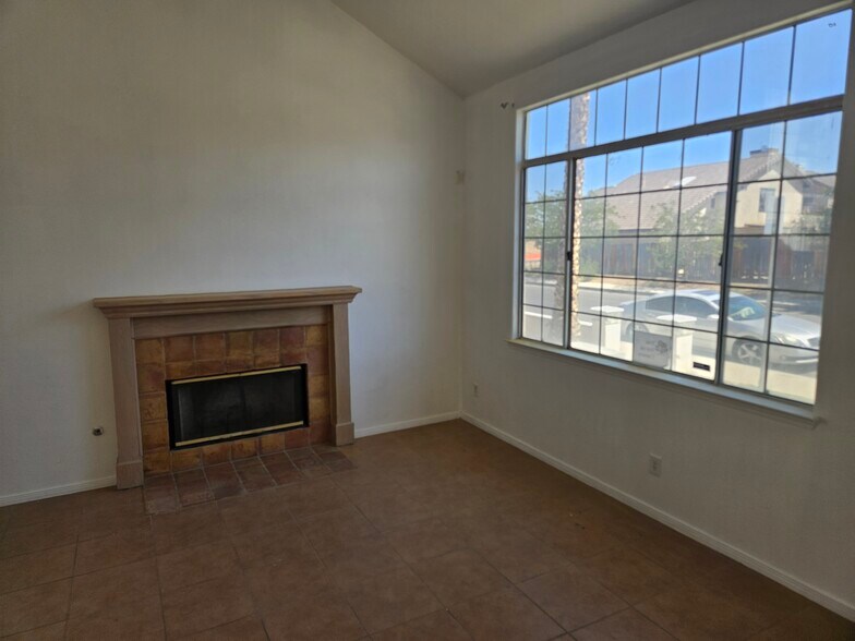 Building Photo - 44547 Aspen St