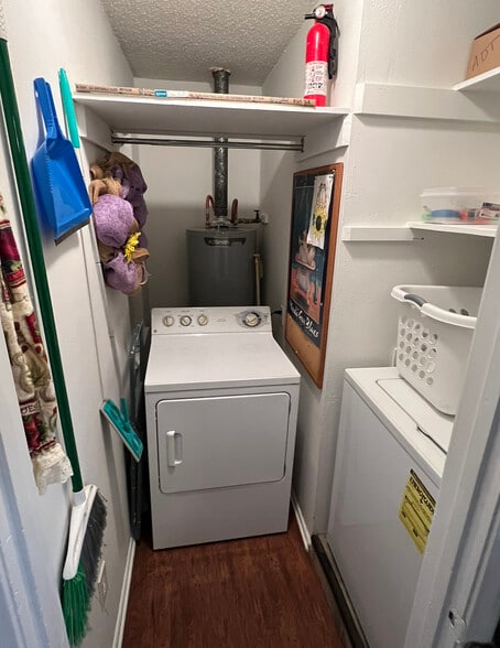 Building Photo - 451 Marion Ave