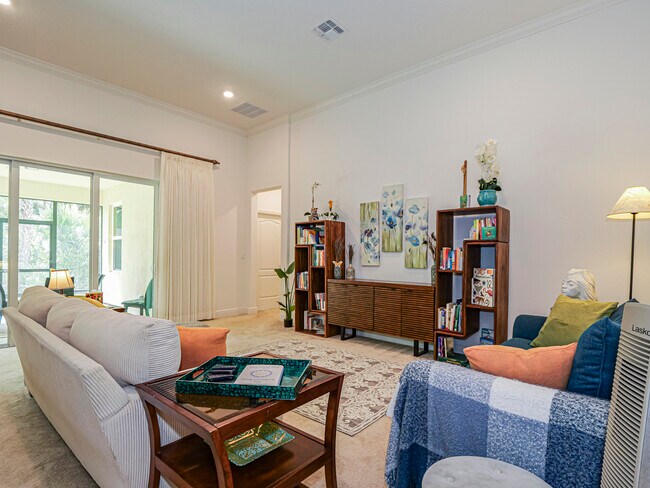 Building Photo - 5945 Buttonwood Sq