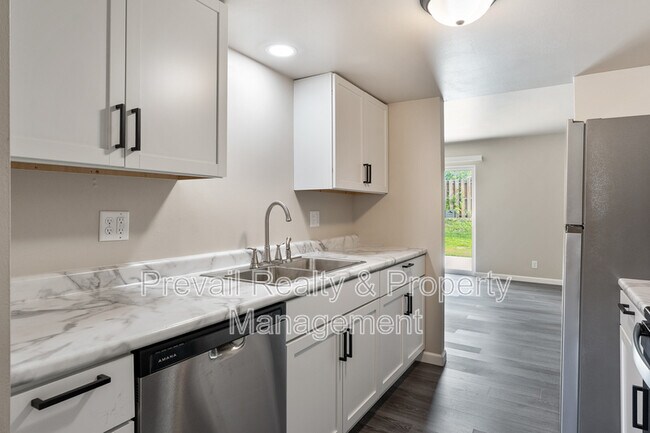 Building Photo - 4412 Pepper Dr