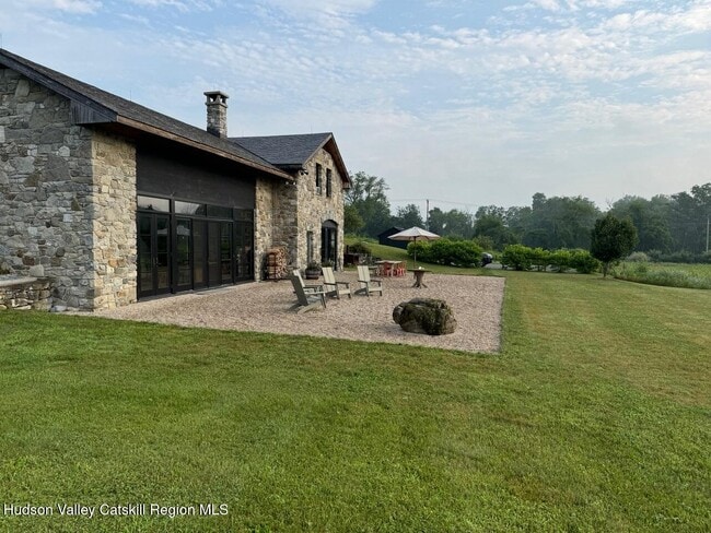Building Photo - 691 Wiltsie Bridge Rd