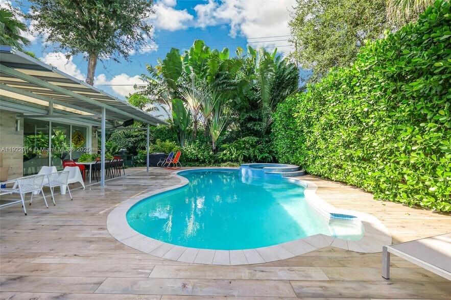 Building Photo - 280 SW 20th Rd