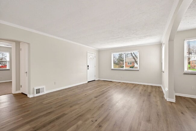 Building Photo - 1930 Stevens Ave