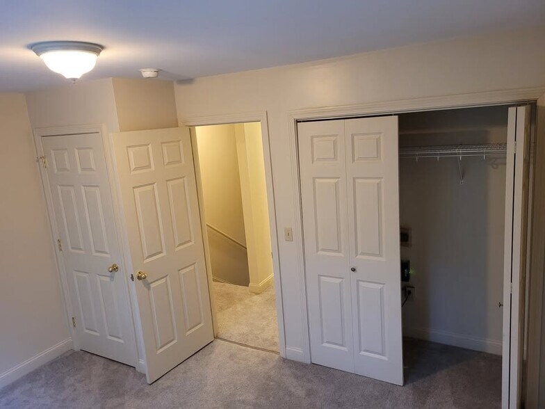 Building Photo - 22 Tourmaline Dr