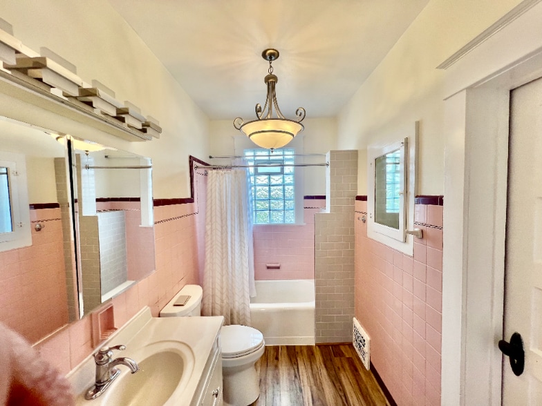 Building Photo - 716 N 9th St