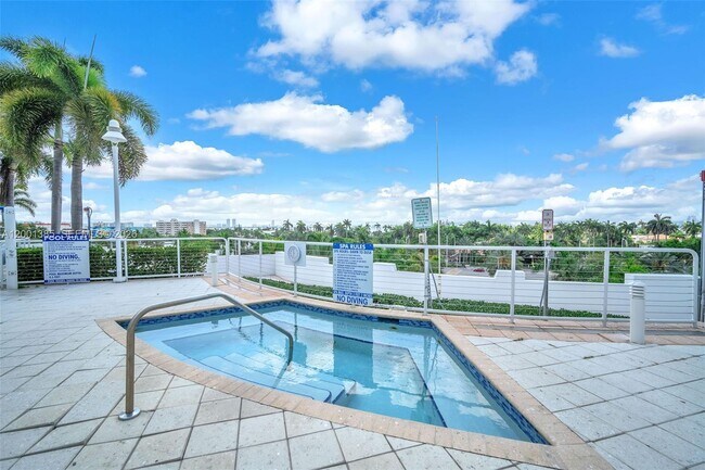 Building Photo - 7900 Harbor Island Dr