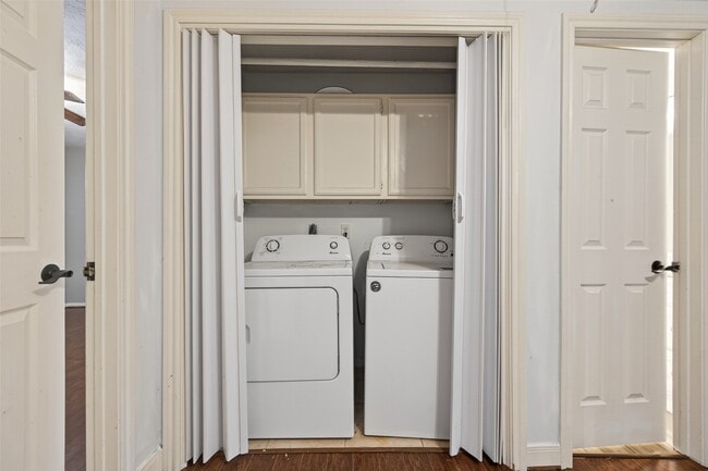 Building Photo - 7814 Millbrook Dr