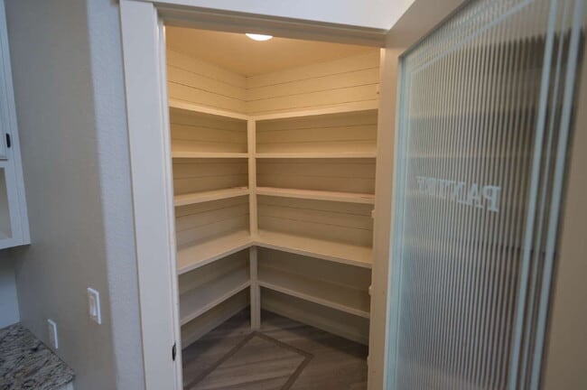 Building Photo - Single level, 3+ bed 3 bath, 2,932 sf home on 1.23 acres in Sequim