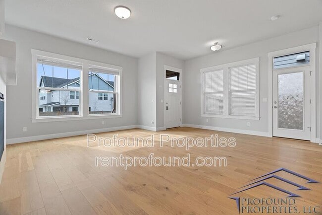 Building Photo - 6843 SE Red Alder St