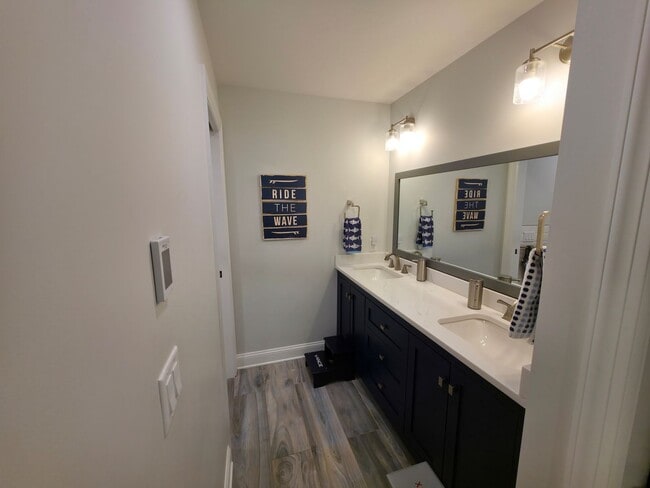 Building Photo - Luxury Living in Ridgewood
