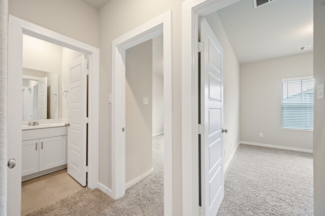 Building Photo - 3115 Skyrock Dr