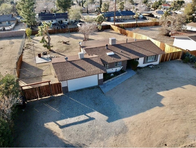 Building Photo - 7076 La Habra Ave