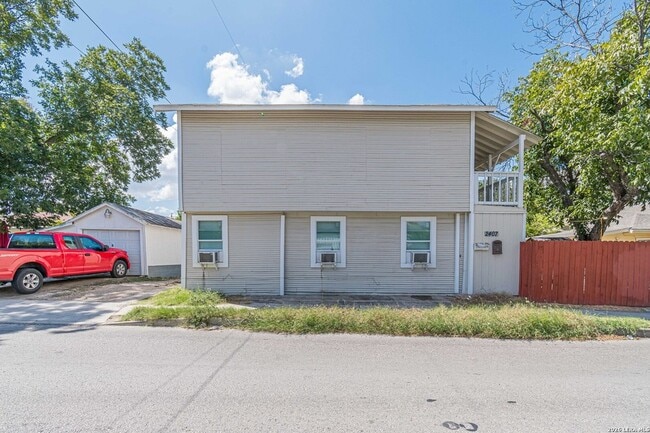 Building Photo - 2407 S New Braunfels Ave
