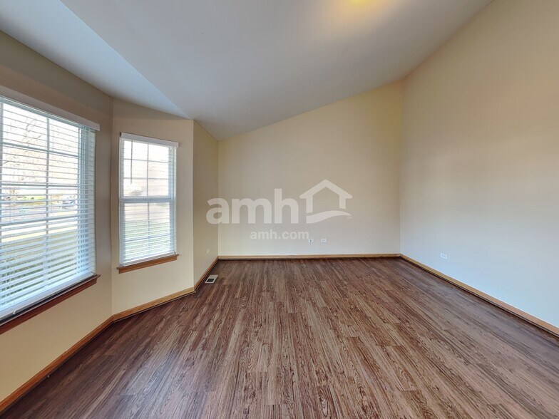 Building Photo - 2016 Gray Hawk Ct