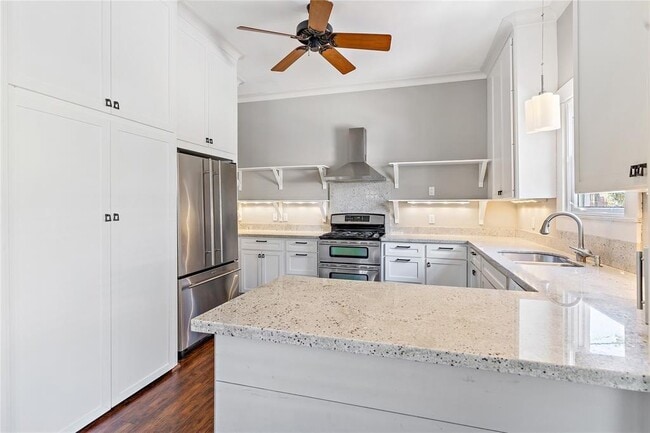 Building Photo - 809 Woodrow St