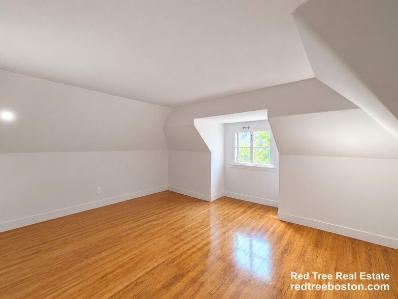 Building Photo - 45 N Beacon St