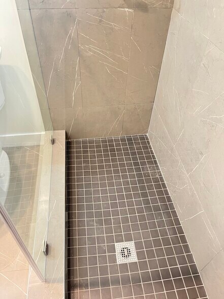 Building Photo - 9938 Lull St