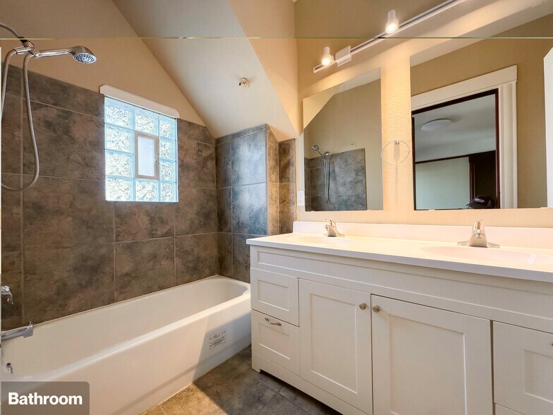 Bathroom - 2613 Bryant Ave S