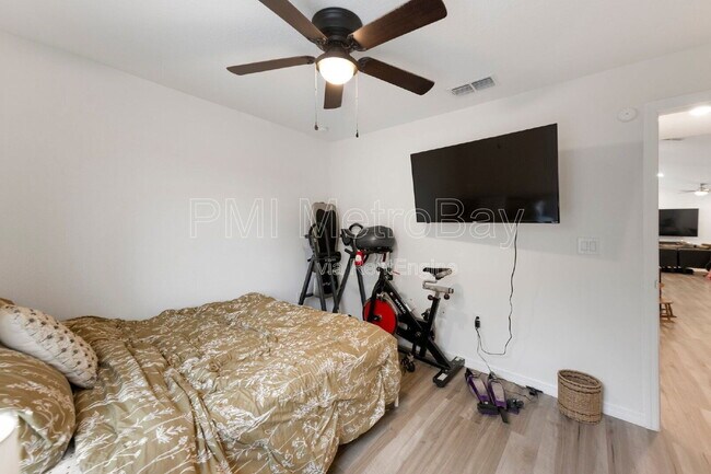 Building Photo - 902 W Alsobrook St