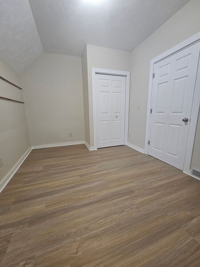 Building Photo - 3643 W 47th St