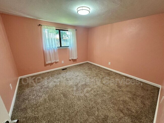 Building Photo - 11004 NW 115th St