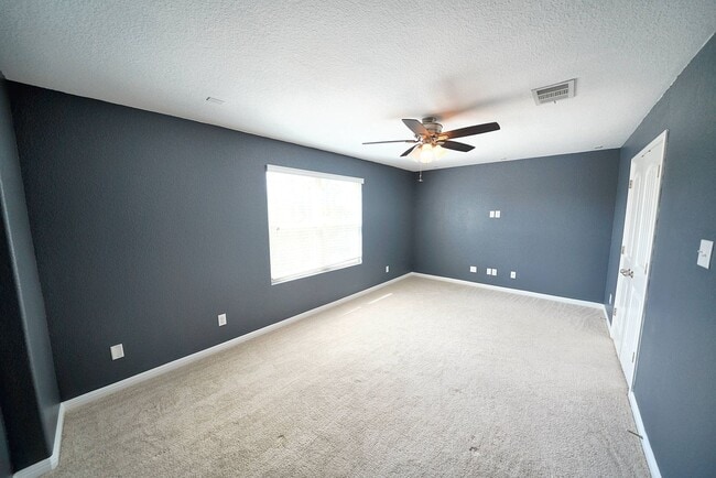 Building Photo - Beautiful Rental in Converse! Realtor Comm...