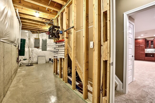 Building Photo - 21 Casagrande St