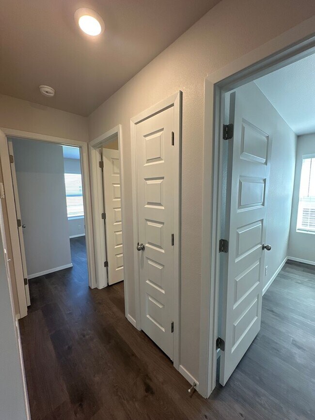 Building Photo - NOW PRELEASING! — Cozy 3 Bed, 2 Bath Home in Red Plains!