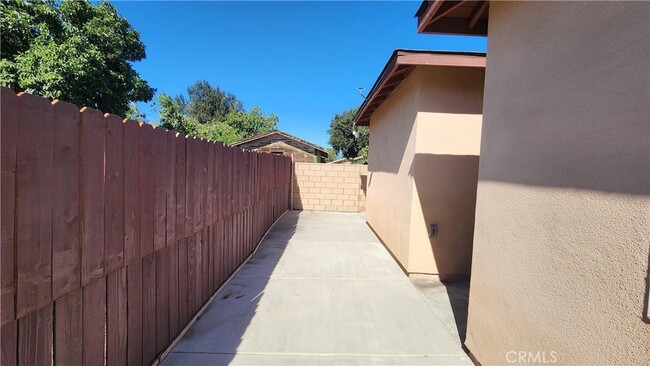 Building Photo - 3433 Eucalyptus Ave