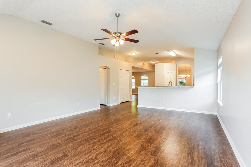 Building Photo - 535 Misty Morning Ct