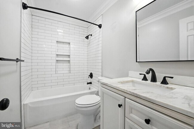 Building Photo - 11109 Ravine Dr