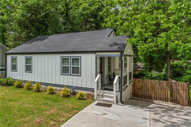 Primary Photo - 1129 Graymont Dr SW