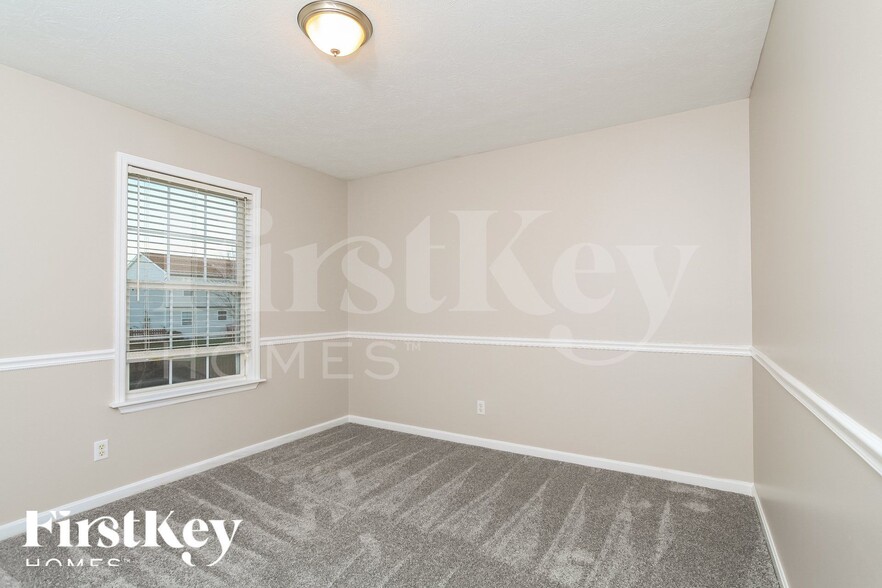 Building Photo - 410 Meadow Springs Dr