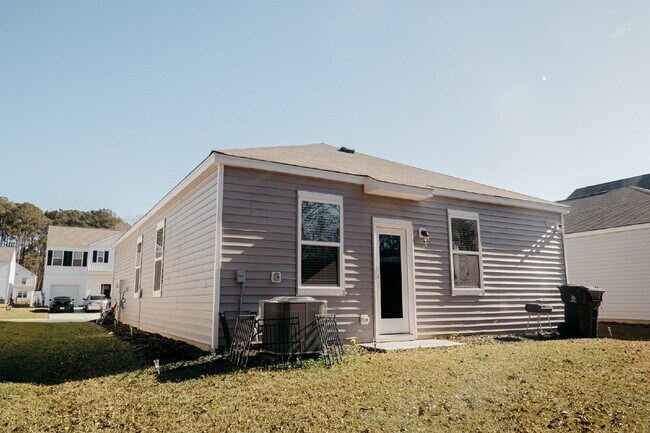 Building Photo - 3 bedroom/2 Bath One Level home in Goose Creek