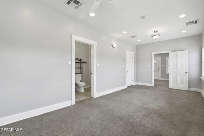 Building Photo - 4410 Trowbridge Dr