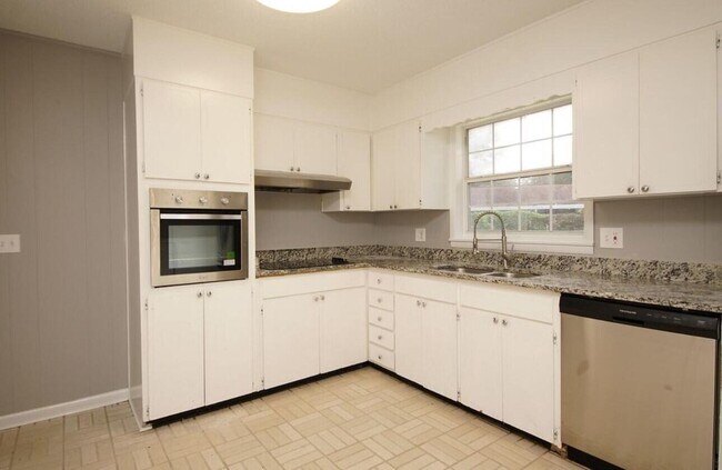 Building Photo - 315 Sudduth Cir NE