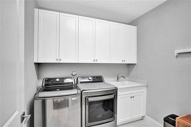 Building Photo - 11720 Waterway Cir