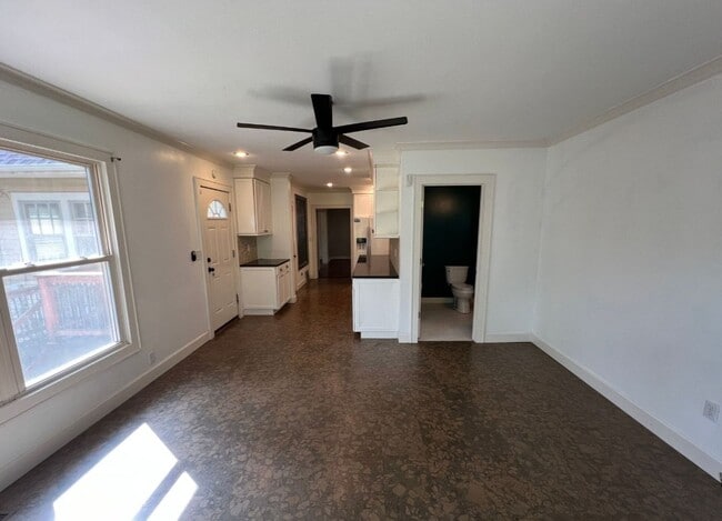 Building Photo - Charming 3-Bed Home Near Loose Park & Plaza!