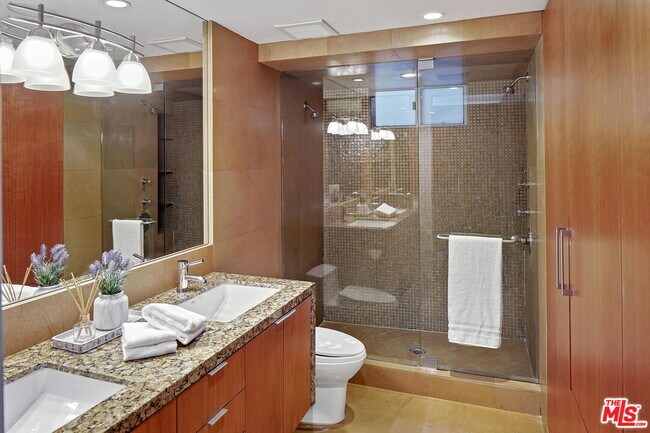 Building Photo - 17452 Revello Dr