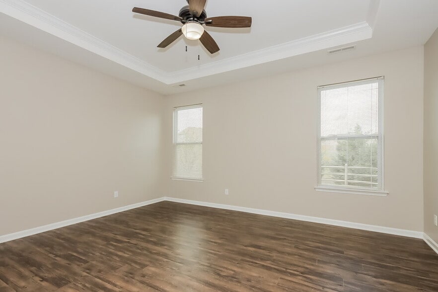 Building Photo - 1326 Aurora Ct