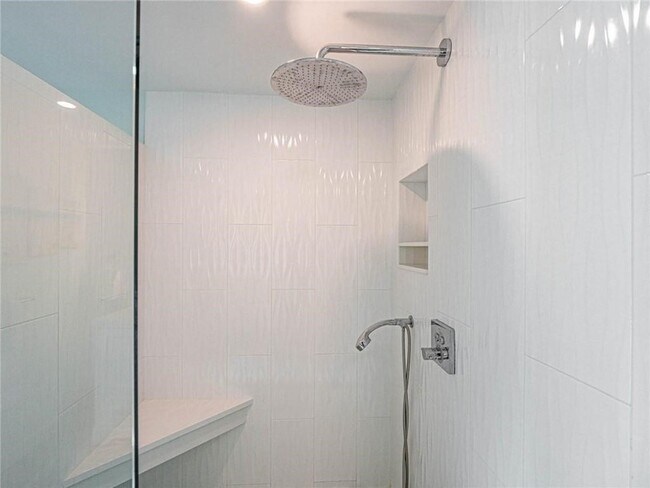 Building Photo - 912 Jasmine Ln