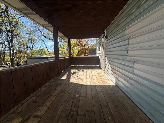 Building Photo - 1520 12th Ave